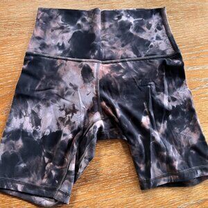 Lululemon Align Shorts Size 6. 6” inseam
